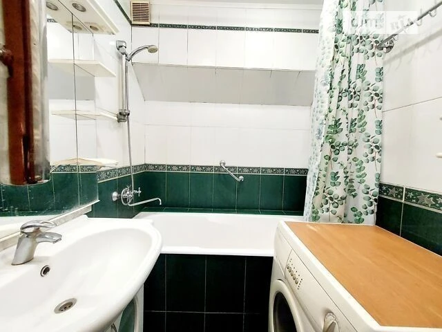Sale of 3-room apartment 66.1 sq. m. on Mykhayla Kotelnikova 1 st.