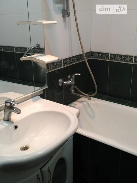 Sale of 3-room apartment 66.1 sq. m. on Mykhayla Kotelnikova 1 st.