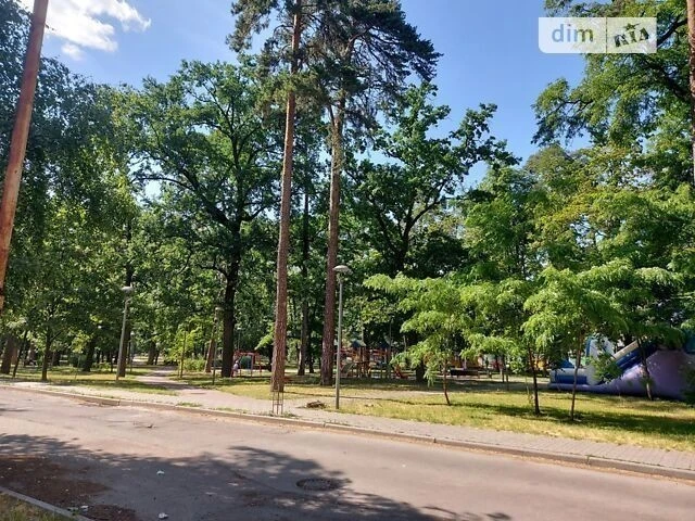 Sale of 3-room apartment 66.1 sq. m. on Mykhayla Kotelnikova 1 st.