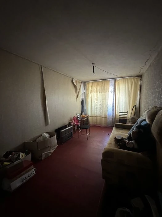 For sale! 3-room apartment, Fesenkovsky entrance