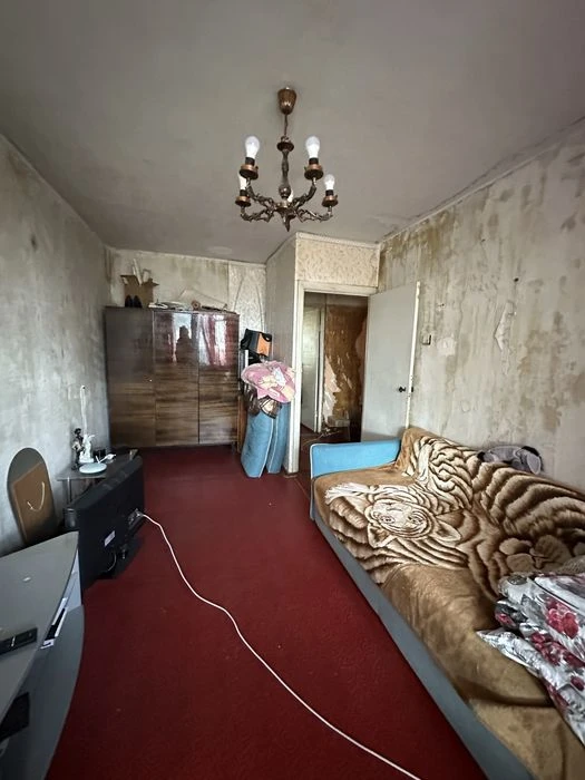For sale! 3-room apartment, Fesenkovsky entrance