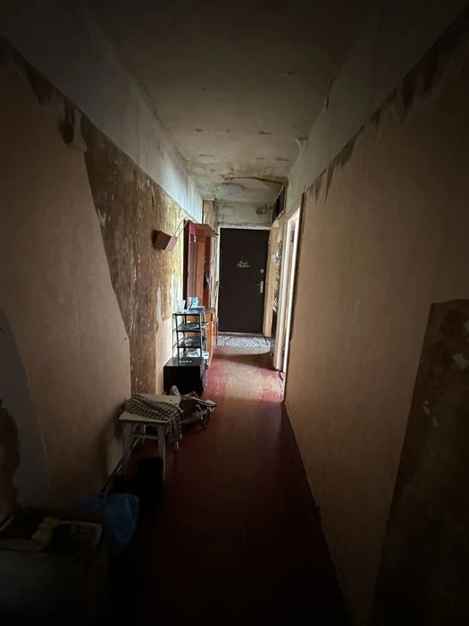 For sale! 3-room apartment, Fesenkovsky entrance