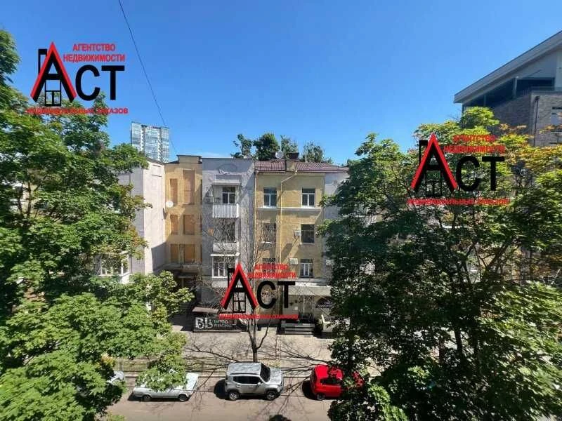 4-room apartment in the center, Kultury Street