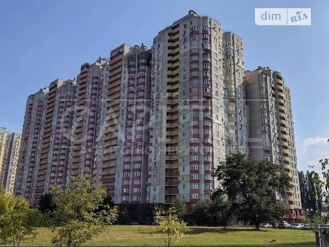 Продаж 3к квартири 87 кв. м на вул. Петра Калнишевського 7 •