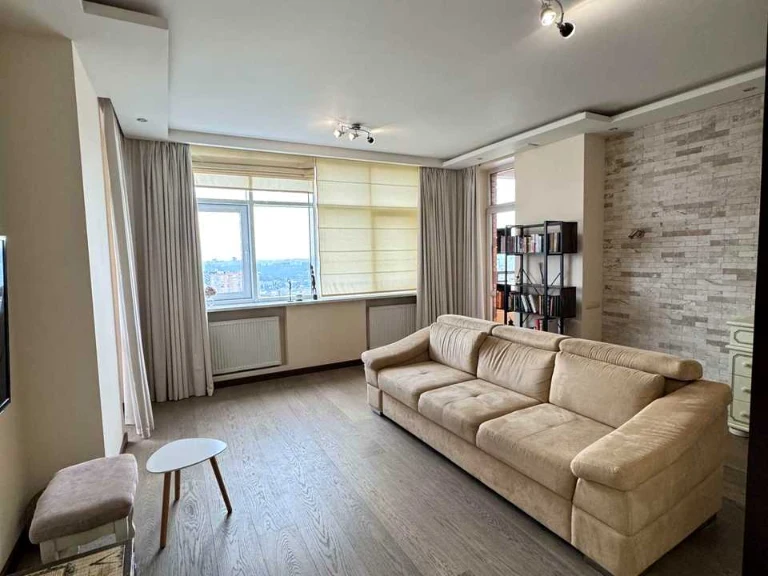 Apartment. Kyiv, Lesi Ukrainky Blvd.