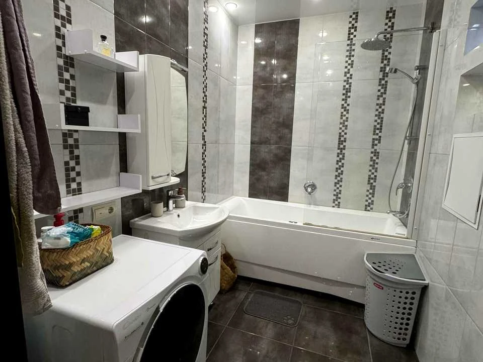 Apartment. Kyiv, Lesi Ukrainky Blvd.