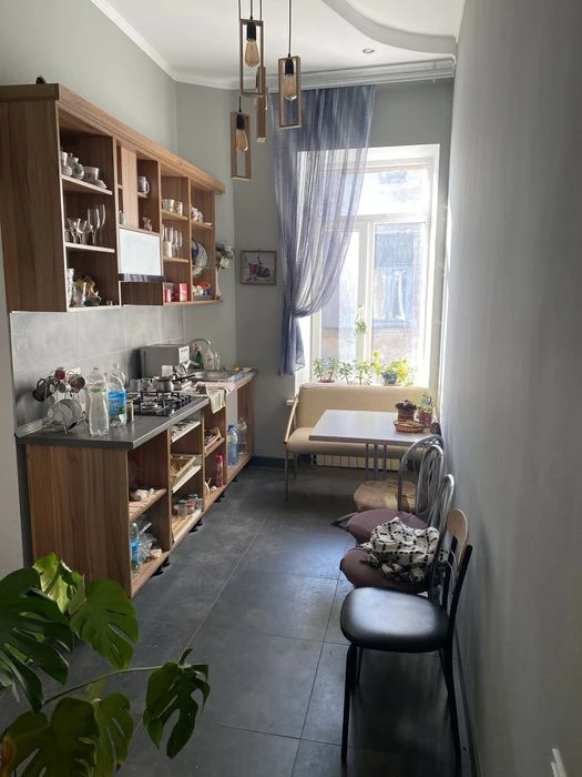 Продам СВОЮ 3х комнатную ,в стиле ЛОФТ,Базарная/Осиповая, мо