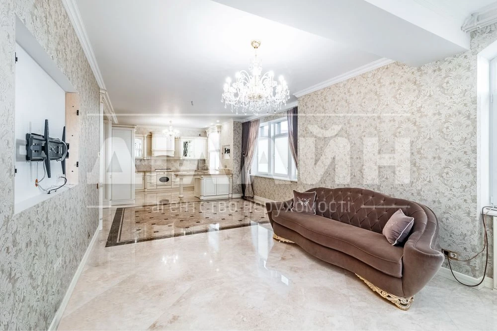 Elite 2-level Deluxe apartment in a closed residential complex