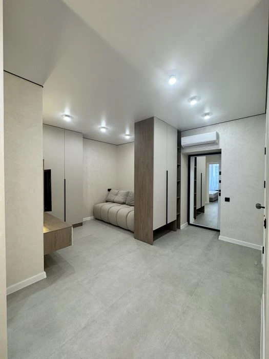 I will sell a 1-room apartment in the residential complex Schastlyvyy 2. Schastlyvyy on the Dnipro.