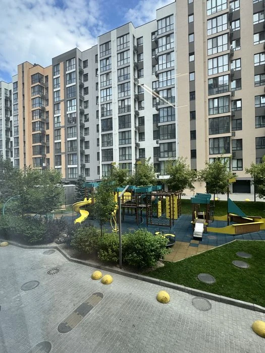 I will sell a 1-room apartment in the residential complex Schastlyvyy 2. Schastlyvyy on the Dnipro.