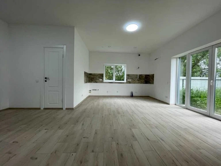House near the sea and park 411 battery | 83 m² | Parking space