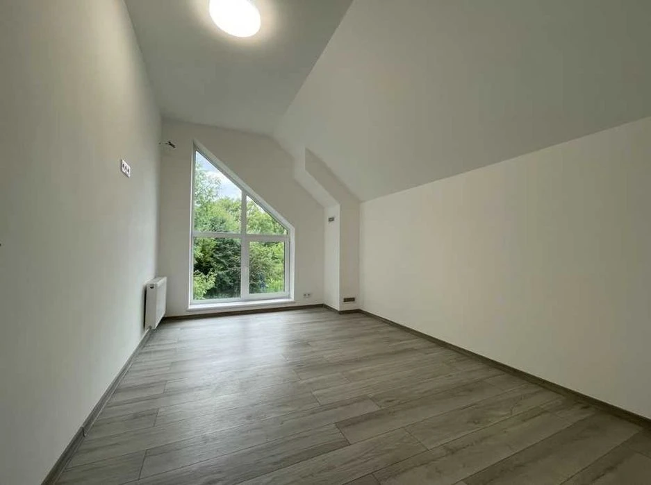 House near the sea and park 411 battery | 83 m² | Parking space