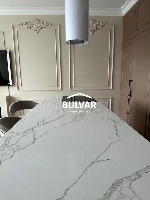 For sale 4-room apartment in the Residence residential complex, 46 Evropeyskaya Street,
