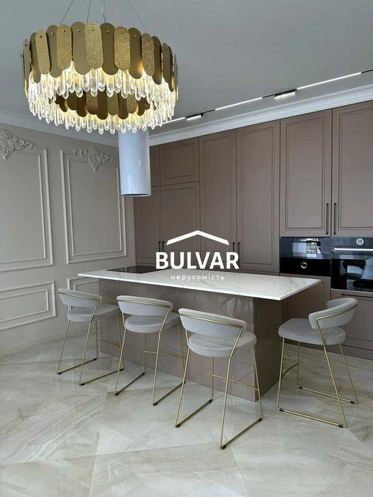 For sale 4-room apartment in the Residence residential complex, 46 Evropeyskaya Street,