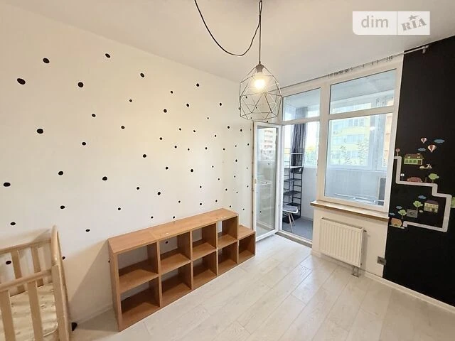 Sale of 3-room apartment 77 sq. m on Sim'yi Kulzhenkiv 31B street • I