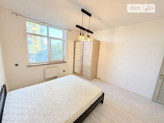 Sale of 3-room apartment 77 sq. m on Sim'yi Kulzhenkiv 31B street • I
