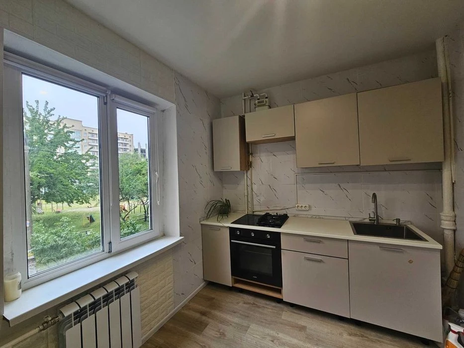 For sale 3 rooms 74m 2nd floor Darnytska sq. Dnisterska st./