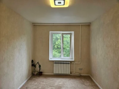 For sale 3 rooms 74m 2nd floor Darnytska sq. Dnisterska st./