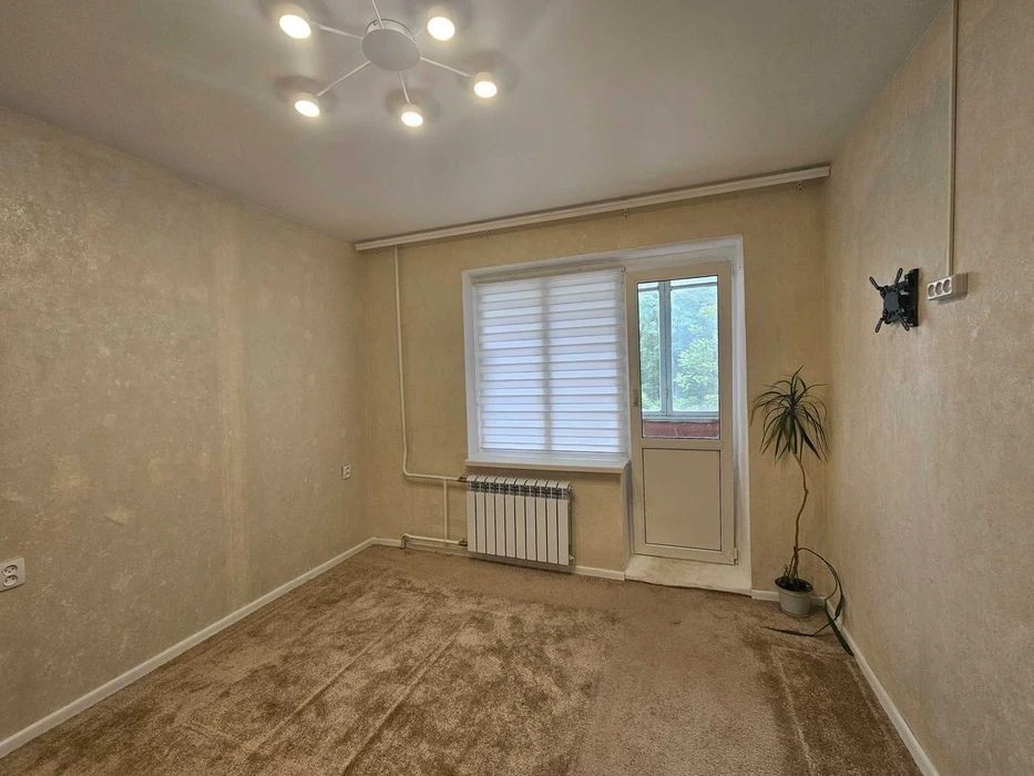 For sale 3 rooms 74m 2nd floor Darnytska sq. Dnisterska st./