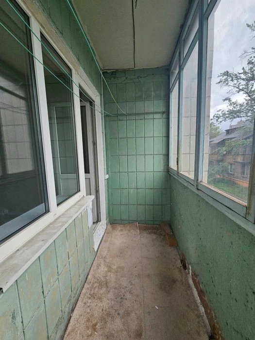 For sale 3 rooms 74m 2nd floor Darnytska sq. Dnisterska st./