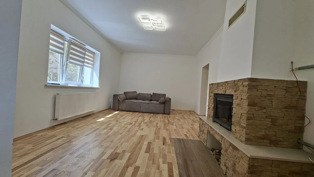 Продаж житлового будинку 220м². Ділянка 7сот.Котедж.Комуніка