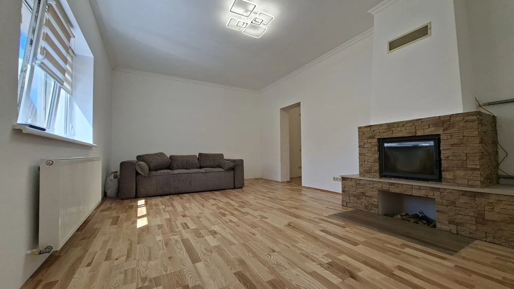 Продаж житлового будинку 220м². Ділянка 7сот.Котедж.Комуніка