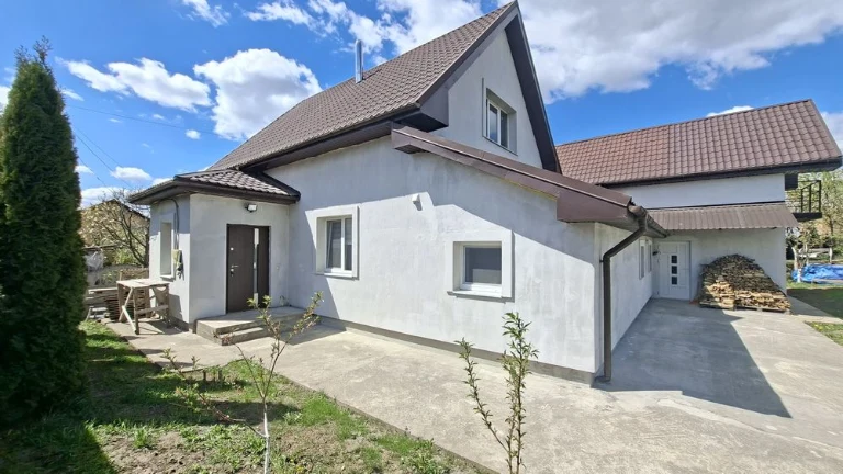 Продаж житлового будинку 220м². Ділянка 7сот.Котедж.Комуніка