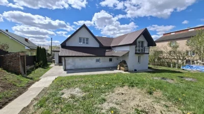 Продаж житлового будинку 220м². Ділянка 7сот.Котедж.Комуніка
