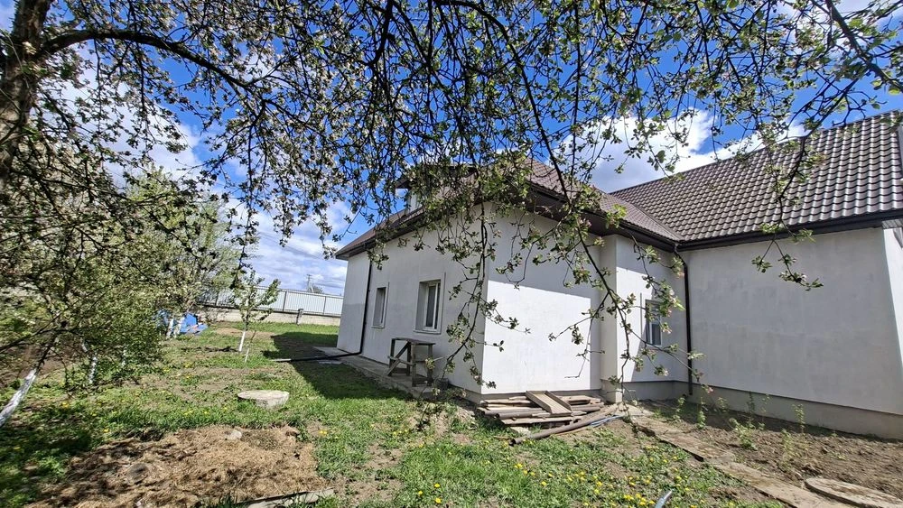 Продаж житлового будинку 220м². Ділянка 7сот.Котедж.Комуніка