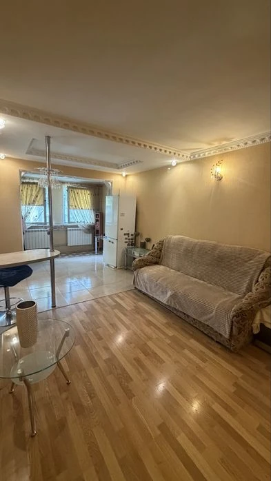 Кварт.2 комн.(3/5)45000$