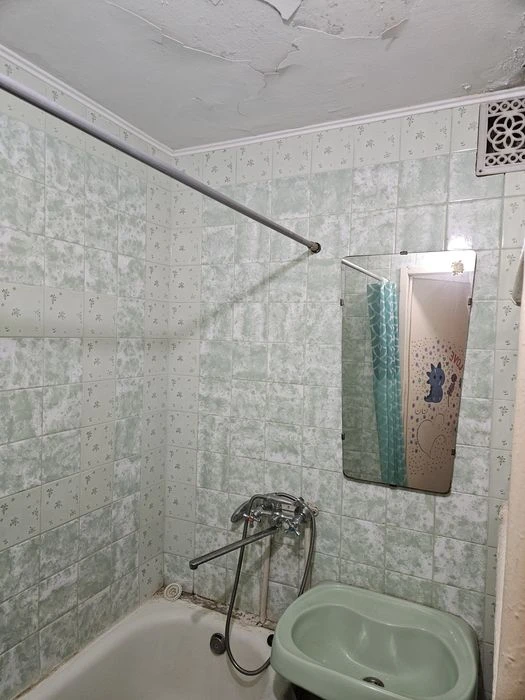 Selling a 1-room apartment in Saltovka