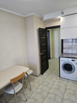 I will sell a spacious 4-room apartment, Donetsk highway, Lomovsky Frun