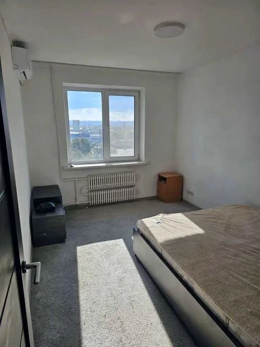 I will sell a spacious 4-room apartment, Donetsk highway, Lomovsky Frun