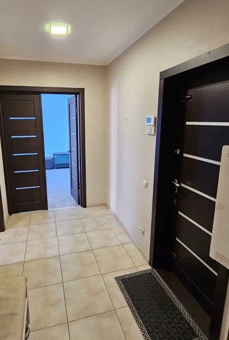 I will sell a spacious 4-room apartment, Donetsk highway, Lomovsky Frun