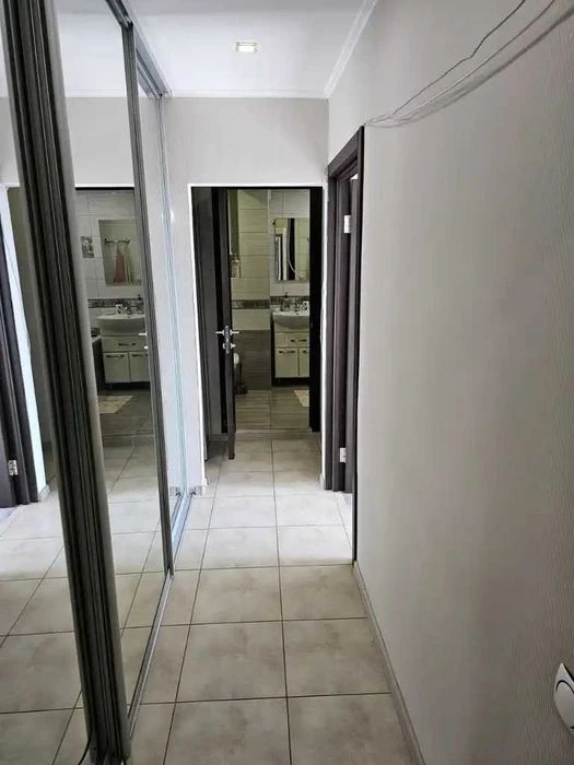 I will sell a spacious 4-room apartment, Donetsk highway, Lomovsky Frun
