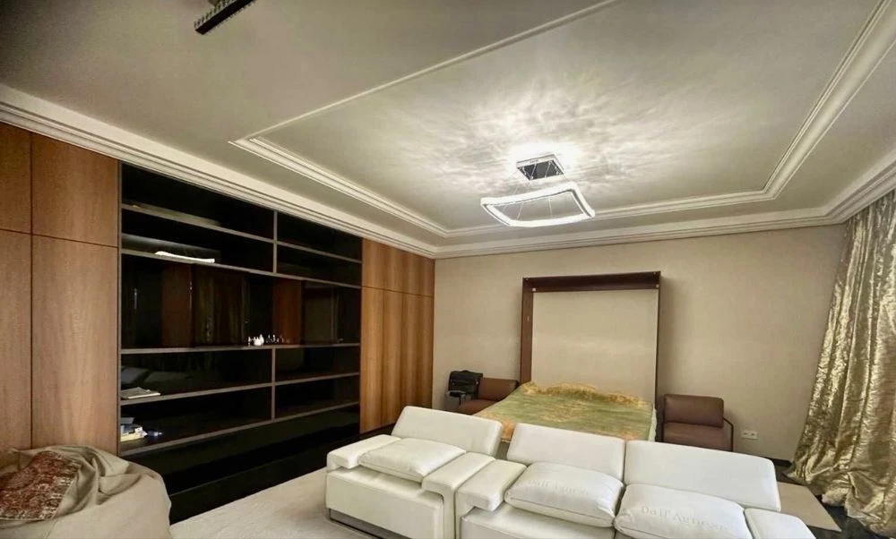 Luxury apartment for sale, 72 meters + parking included, CENTER, Usadba Che residential complex