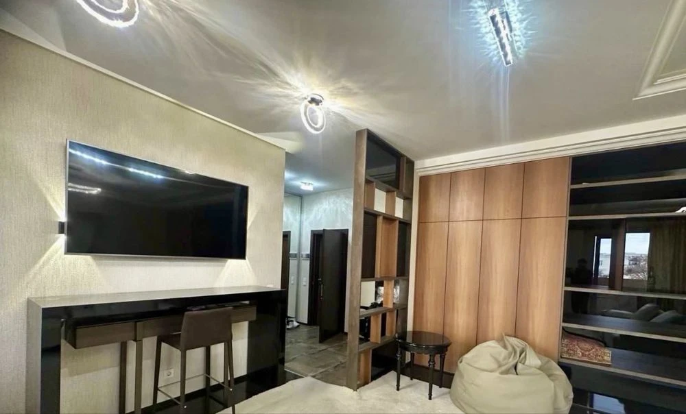Luxury apartment for sale, 72 meters + parking included, CENTER, Usadba Che residential complex