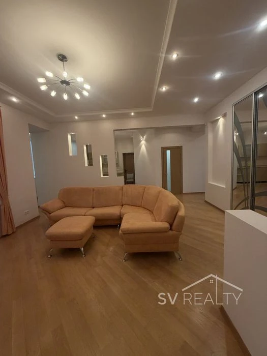Трехкомнатная квартира, Соборный проспект, 94 кв.м.