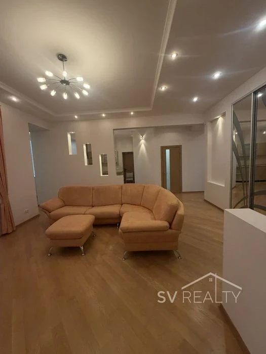 Трехкомнатная квартира, Соборный проспект, 94 кв.м.