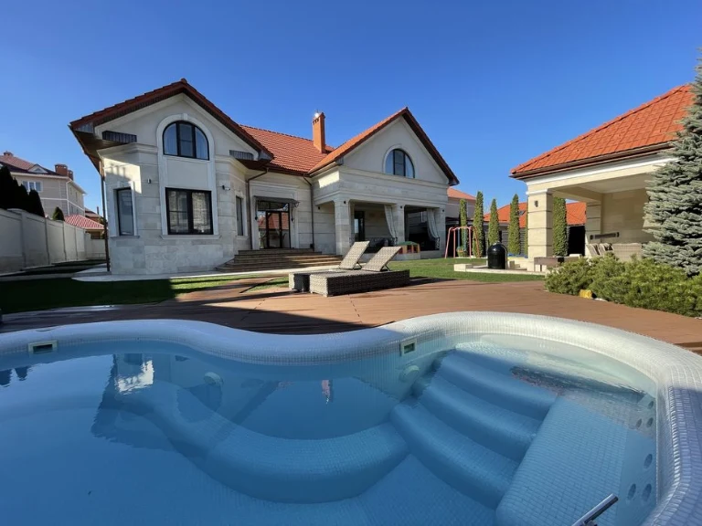 Elite house near the sea. sauvignon From the owner