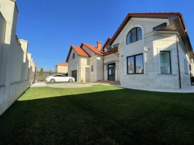Elite house near the sea. sauvignon From the owner