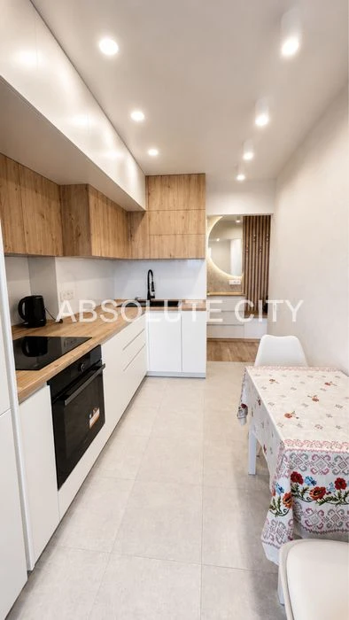 For sale! Premium apartment in the residential complex "Hydropark" - style,
