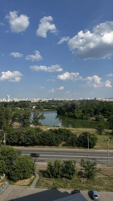For sale! Premium apartment in the residential complex "Hydropark" - style,