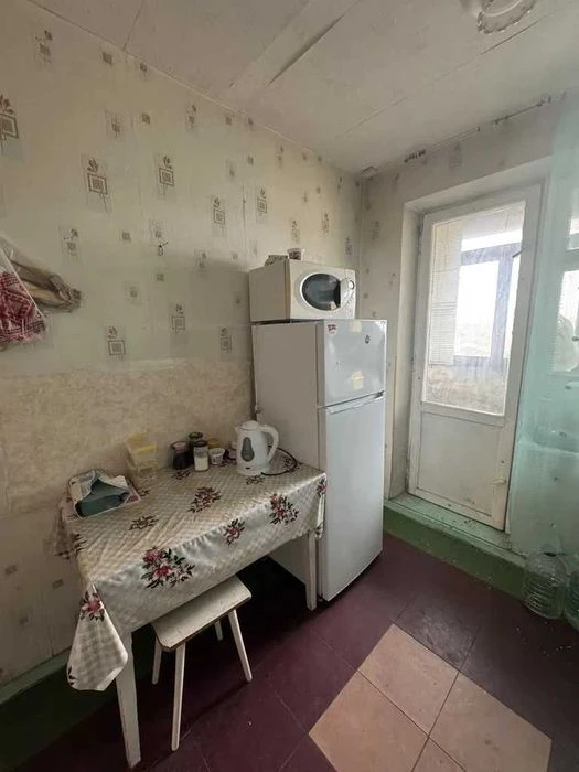 Продам большую 1-к квартиру проспект Поля низ Кирова парк Гл