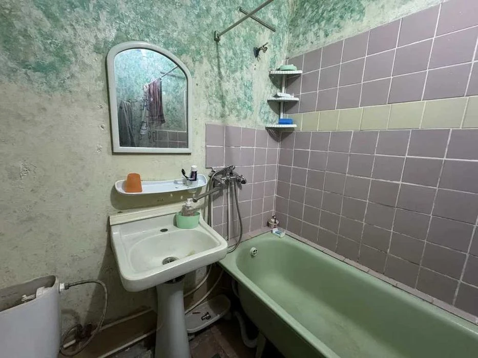 Продам большую 1-к квартиру проспект Поля низ Кирова парк Гл