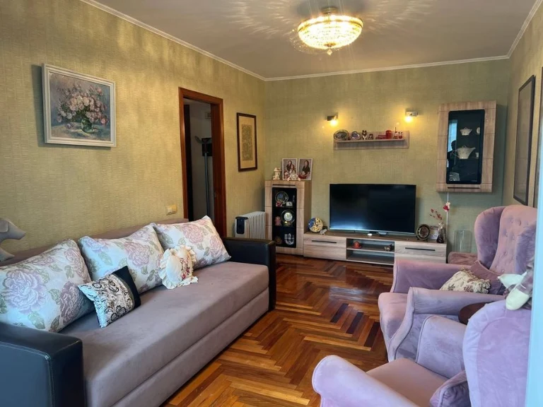 For sale 2-room apartment Zaporizhzhia St. Renovation Maly Rynok Renovation