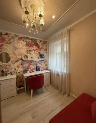 Продается 3 к. кв. с инд. газ. отоплением на правом берегу