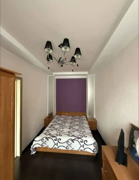 Продается 3 к. кв. с инд. газ. отоплением на правом берегу