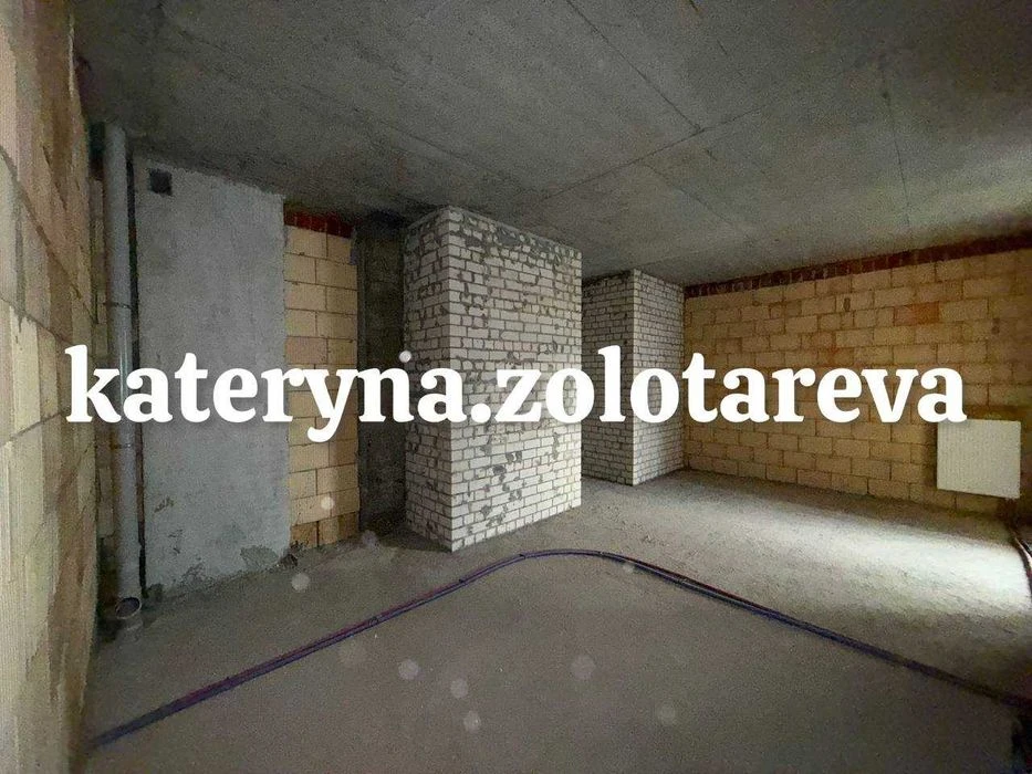 I will sell 1 apartment in the very center of Kharkiv in a newly built building.