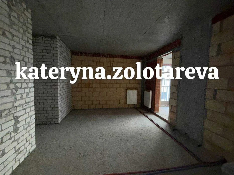 I will sell 1 apartment in the very center of Kharkiv in a newly built building.
